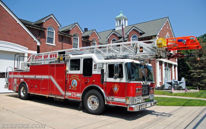 Ladder 25 at Milton Station 2