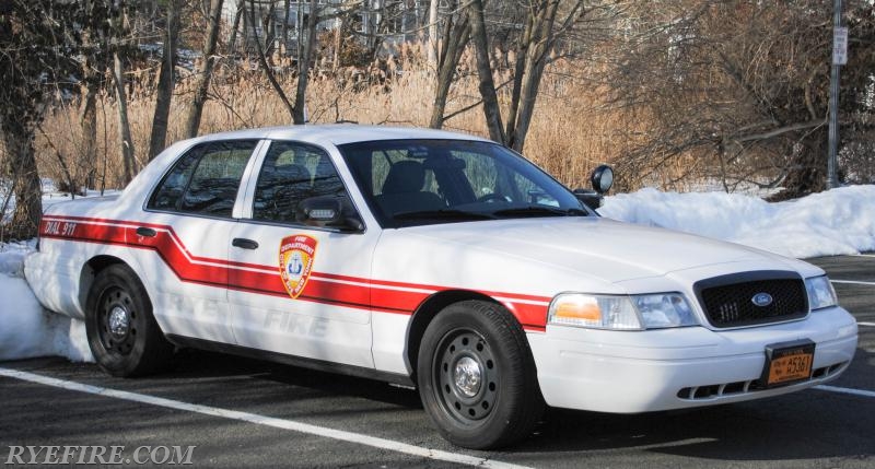 Car 2425 (2007 Ford Crown Victoria) 